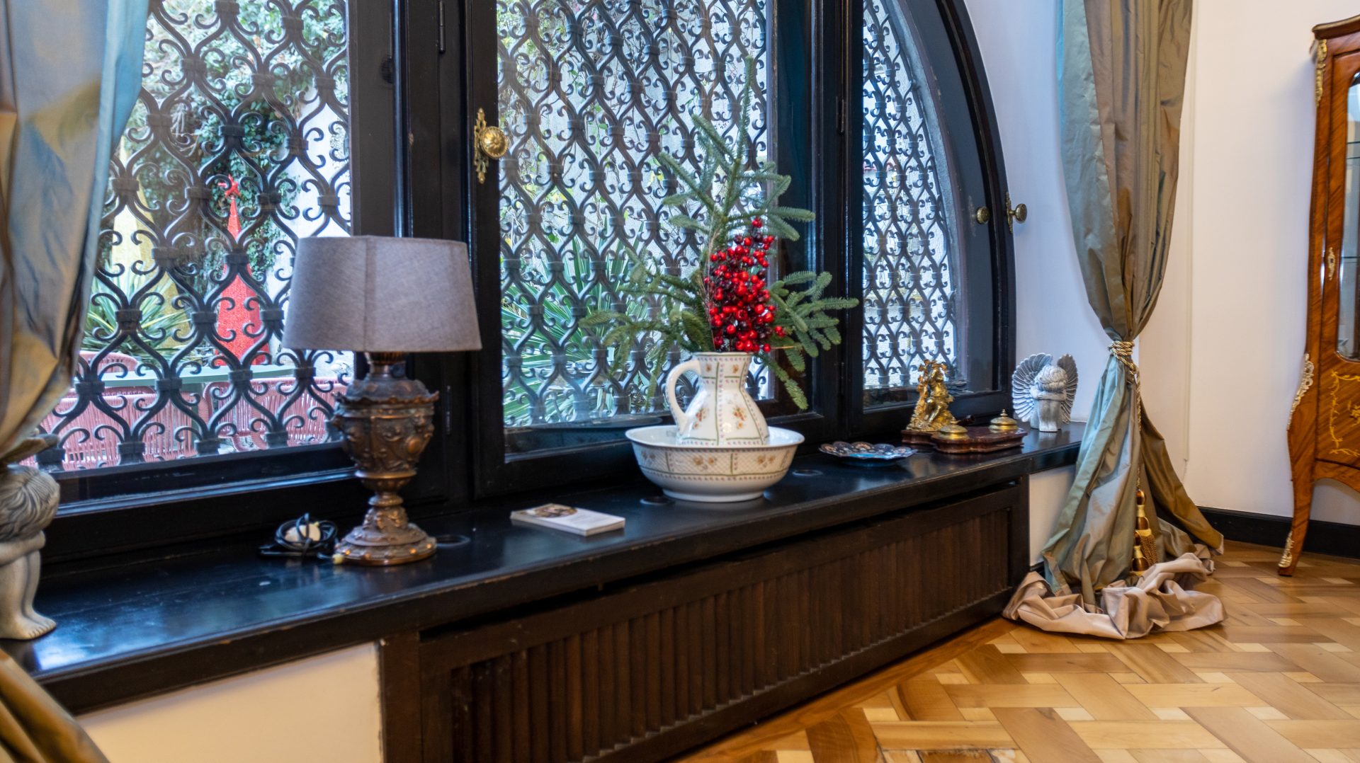 Art. History. Experience. – O călătorie în arta de patrimoniu Bucureștiului interbelic 1 Art. History. Experience. – O călătorie în arta de patrimoniu Bucureștiului interbelic